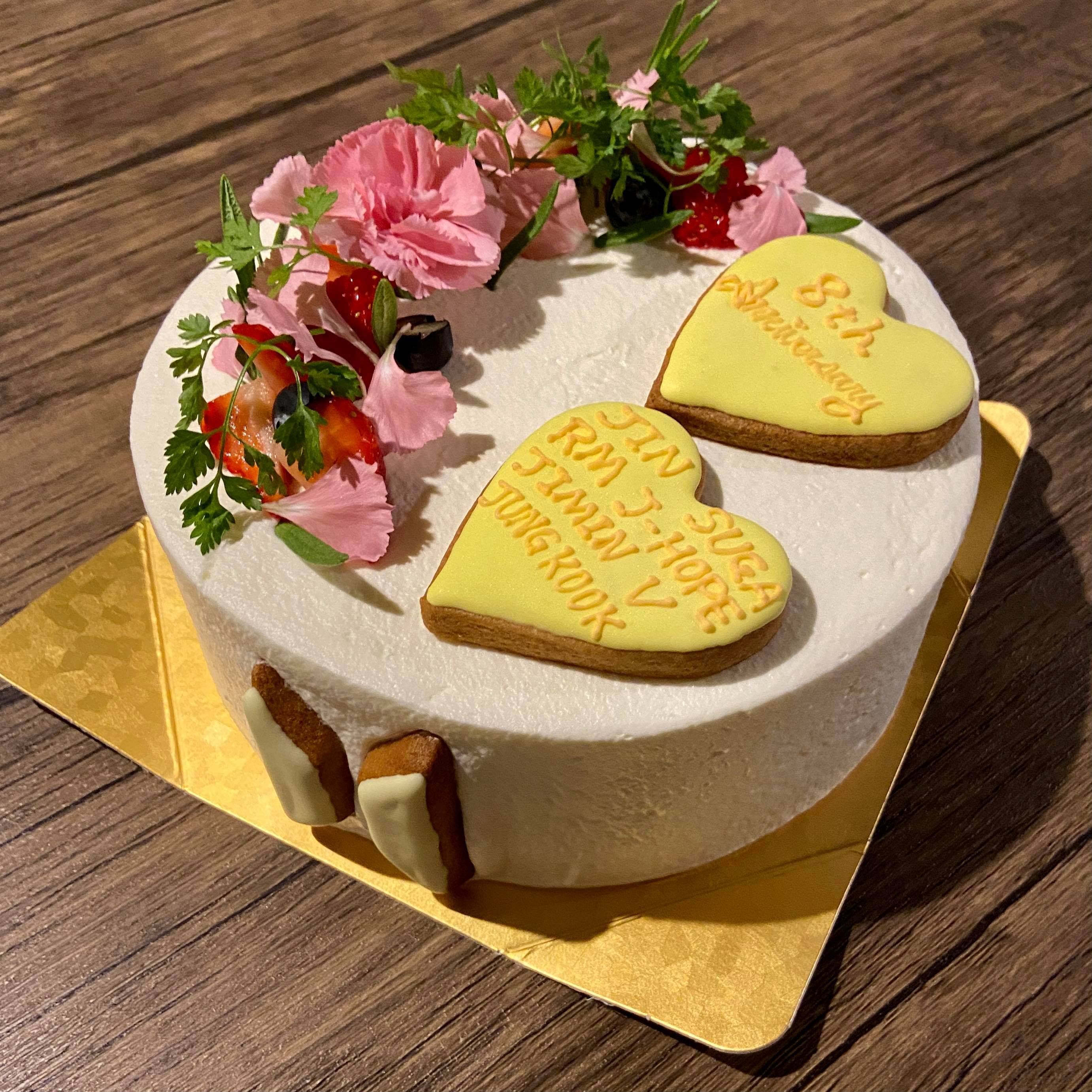 BTSがお好きなお客様へのフルオーダーケーキをお届けしました