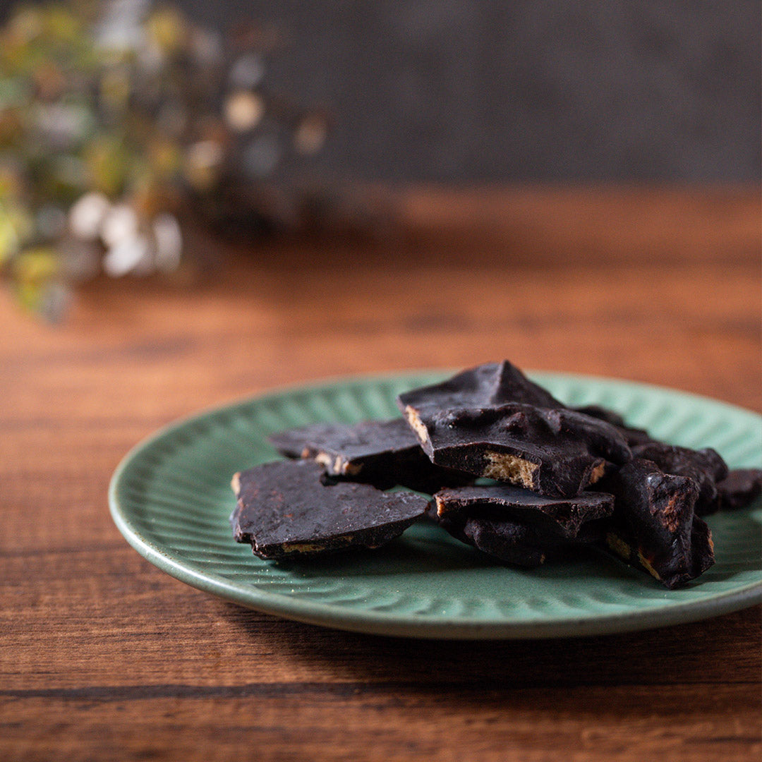 Healthy vegan chocolate crunch